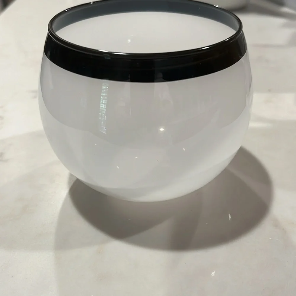 SET OF FOUR Roly Poly Glasses - White with Thick Black Rim / NWT